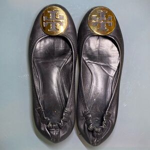 Tory Burch Black Flats with Gold Logo Size 7